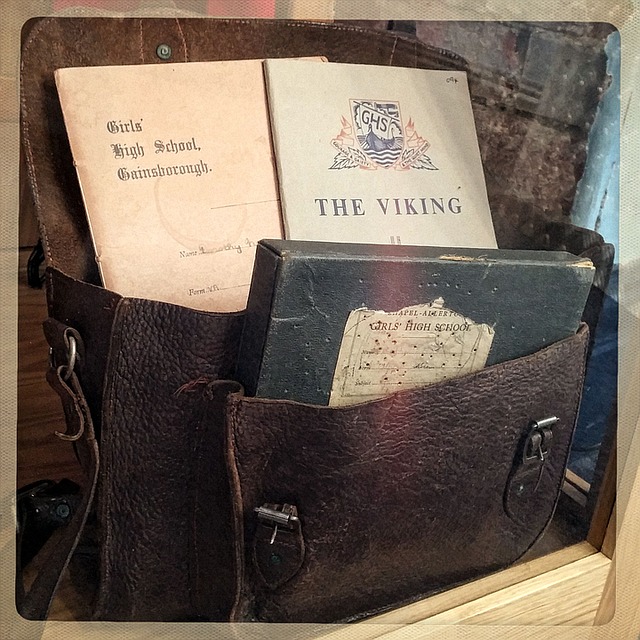 Historická školní aktovka